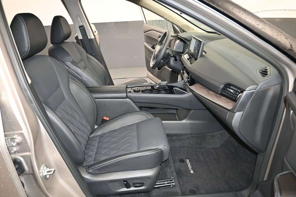 Certified 2026 Nissan Rogue Platinum w/ Platinum Premium Package AWD/4WD image 26