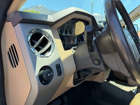Used 2014 Ford F350 Lariat w/ Lariat Ultimate Package AWD/4WD image 13