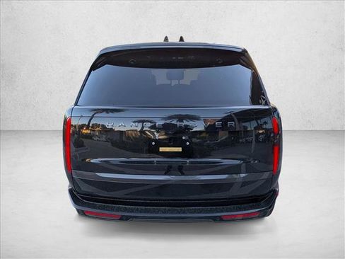 Used 2025 Land Rover Range Rover Long Wheelbase SE image 6