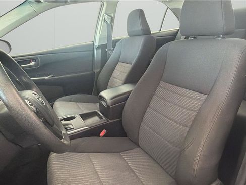 Used 2017 Toyota Camry LE FWD image 10