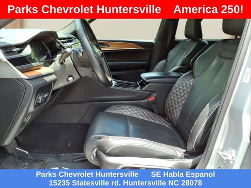 Used 2023 Jeep Grand Cherokee L Summit AWD/4WD image 15