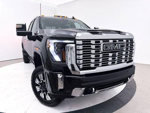 Used 2024 GMC Sierra 2500 Denali w/ Denali Reserve Package AWD/4WD image 10