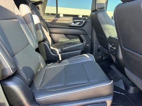 Used 2021 Chevrolet Tahoe Premier w/ Premium Package RWD image 18