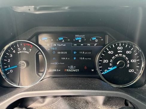 Used 2015 Ford F150 Platinum w/ Equipment Group 701A Luxury AWD/4WD image 12