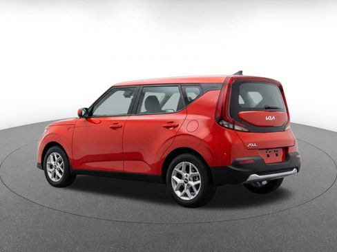 Used 2025 Kia Soul LX w/ LX Technology Package FWD image 7