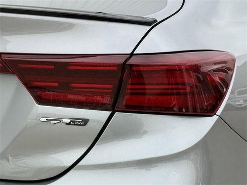 Used 2023 Kia Forte GT-Line image 7
