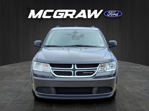 Used 2020 Dodge Journey SE w/ SE Popular Equipment Group FWD image 2