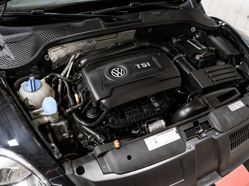 Used 2013 Volkswagen Beetle 2.0T FWD image 32