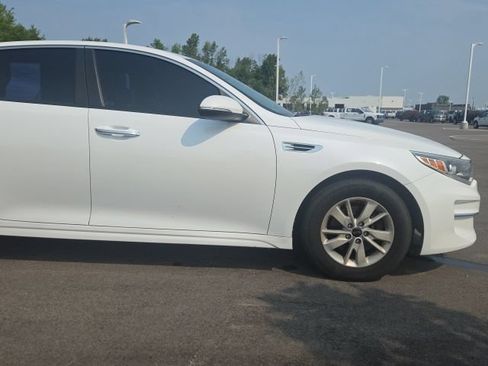 Used 2018 Kia Optima LX FWD image 4
