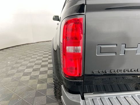 Used 2022 Chevrolet Colorado ZR2 w/ ZR2 Midnight Special Edition AWD/4WD image 32