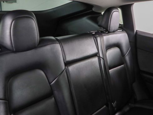 Used 2022 Tesla Model Y Long Range image 25