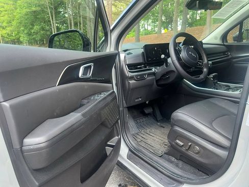 Used 2025 Kia Carnival SX Prestige FWD image 5