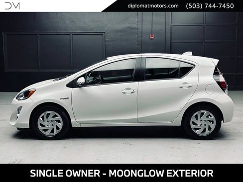 Used 2015 Toyota Prius C Two FWD image 3