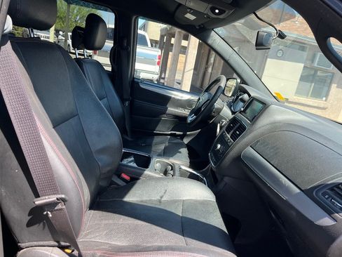 Used 2016 Dodge Grand Caravan R/T w/ Driver Convenience Group FWD image 15