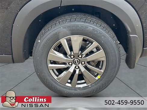 New 2025 Nissan Pathfinder SV image 5