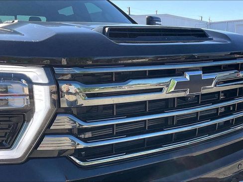 Used 2024 Chevrolet Silverado 2500 High Country w/ High Country Premium Package AWD/4WD image 34