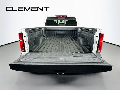 Used 2024 Chevrolet Silverado 2500 High Country w/ High Country Premium Package AWD/4WD image 11
