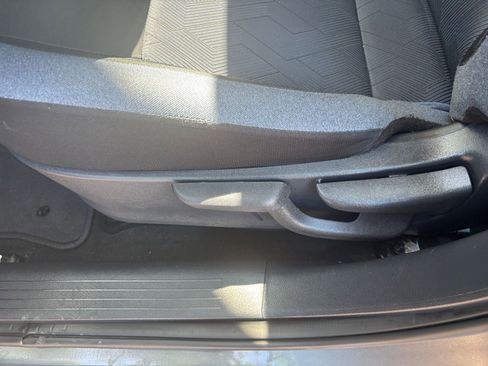 Used 2025 Nissan Versa SV FWD image 22