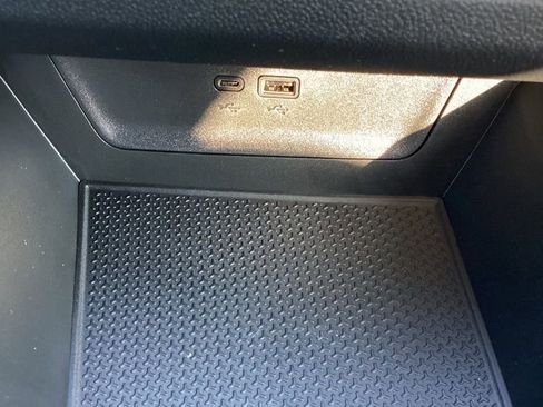 New 2026 Chevrolet Equinox LT w/ Convenience Package II image 24