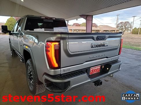 Used 2024 GMC Sierra 2500 Denali Ultimate image 9