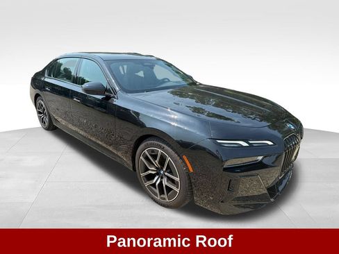 Used 2025 BMW 740i xDrive AWD/4WD image 9