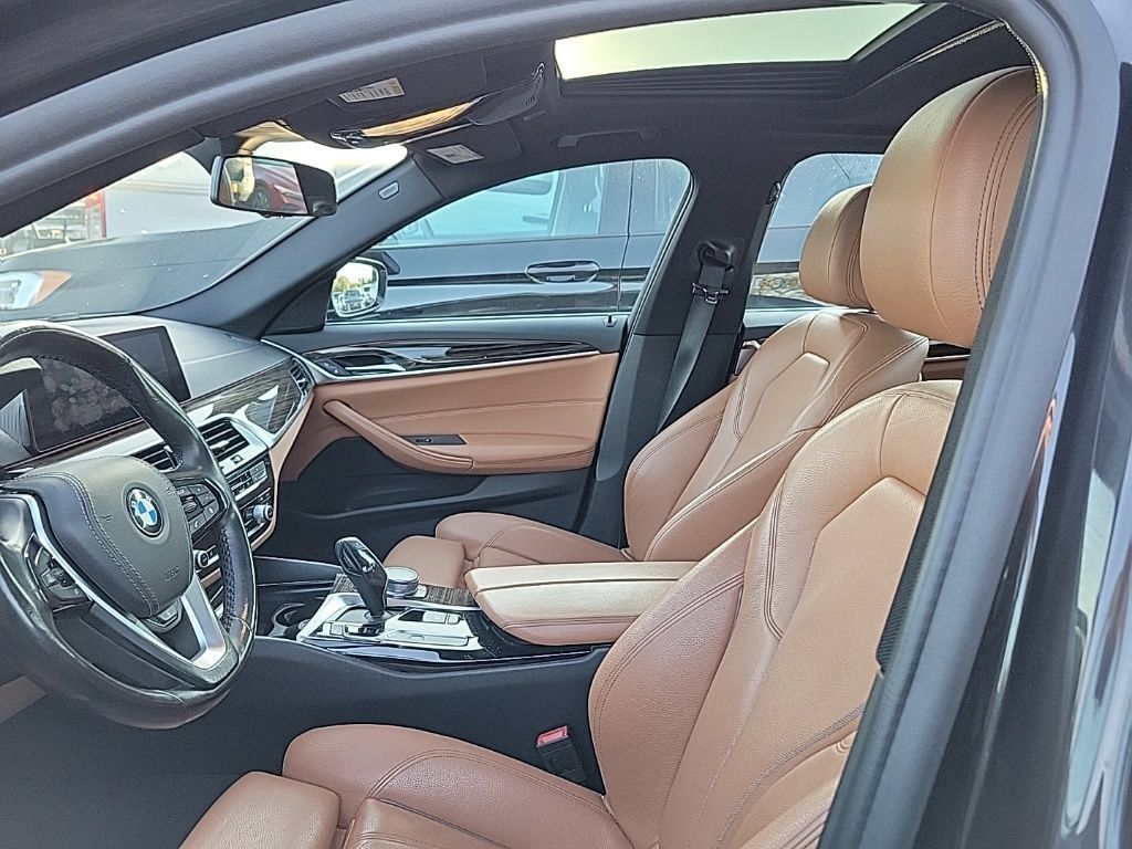 Used 2019 BMW 530i xDrive w/ Premium Package AWD/4WD image 6