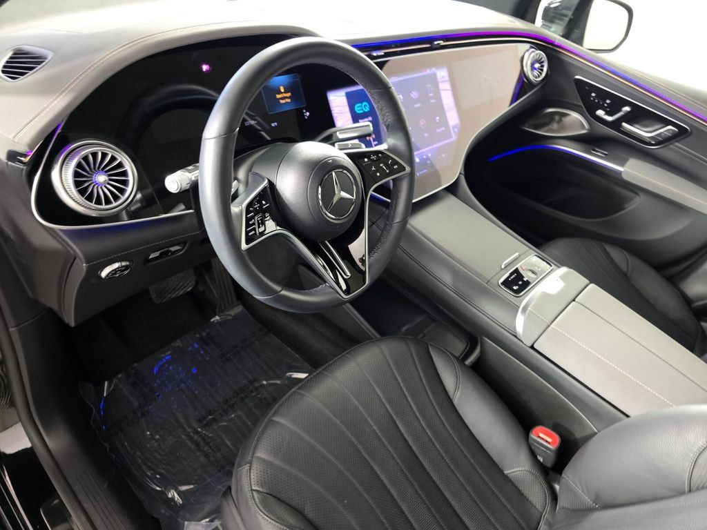 Certified 2023 Mercedes-Benz EQS 580 4MATIC SUV image 10