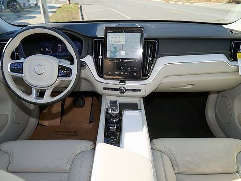 New 2026 Volvo XC60 B5 Ultra w/ Protection Package Premier image 21