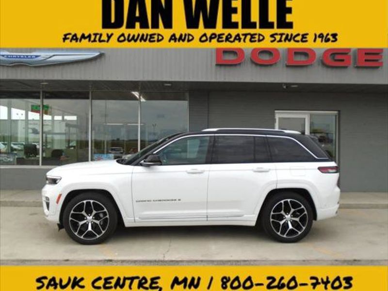 Certified 2022 Jeep Grand Cherokee Summit image 1