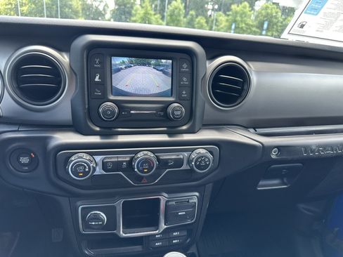 Used 2019 Jeep Wrangler Unlimited Sport AWD/4WD image 36