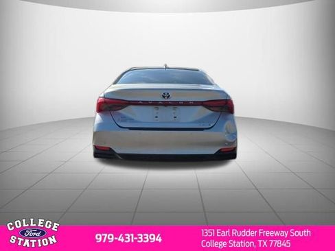 Used 2020 Toyota Avalon Limited w/ Advanced Safety Package FWD image 5