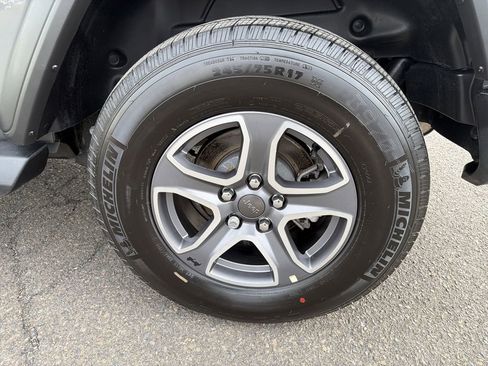 Used 2023 Jeep Wrangler Sport S image 29