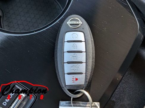 Used 2022 Nissan Rogue SV w/ SV Premium Package FWD image 33