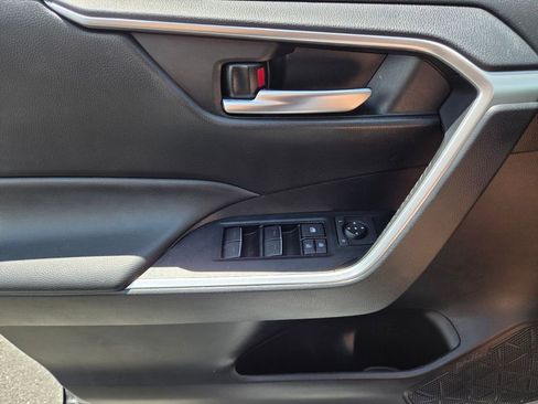 Certified 2025 Toyota RAV4 XLE FWD image 27