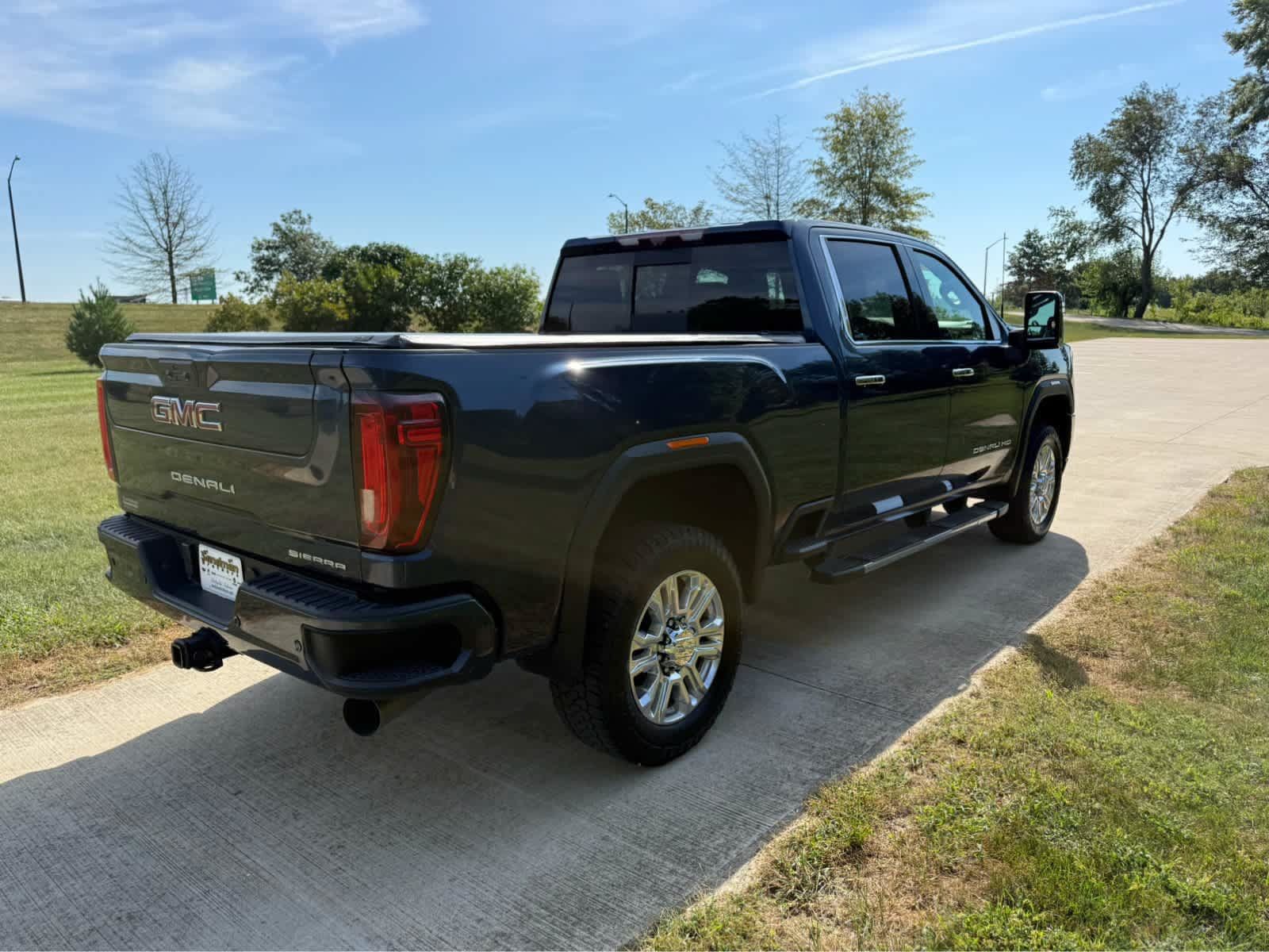 Used 2021 GMC Sierra 3500 Denali w/ Denali Ultimate Package AWD/4WD image 6