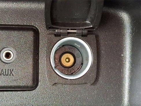 Used 2024 Chevrolet Equinox LS w/ LS Convenience Package image 24