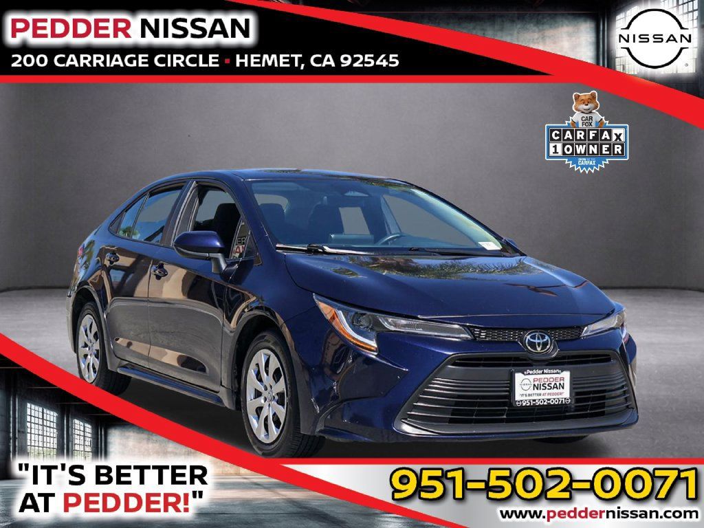 Used 2025 Toyota Corolla LE FWD image 1
