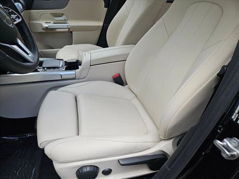 Used 2022 Mercedes-Benz GLB 250 image 15