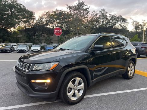 Used 2021 Jeep Compass Latitude image 9