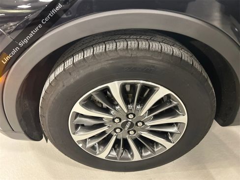 Used 2023 Lincoln Nautilus Reserve image 8