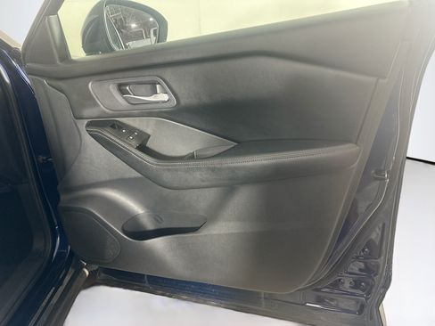 Used 2024 Nissan Rogue SV AWD/4WD image 31