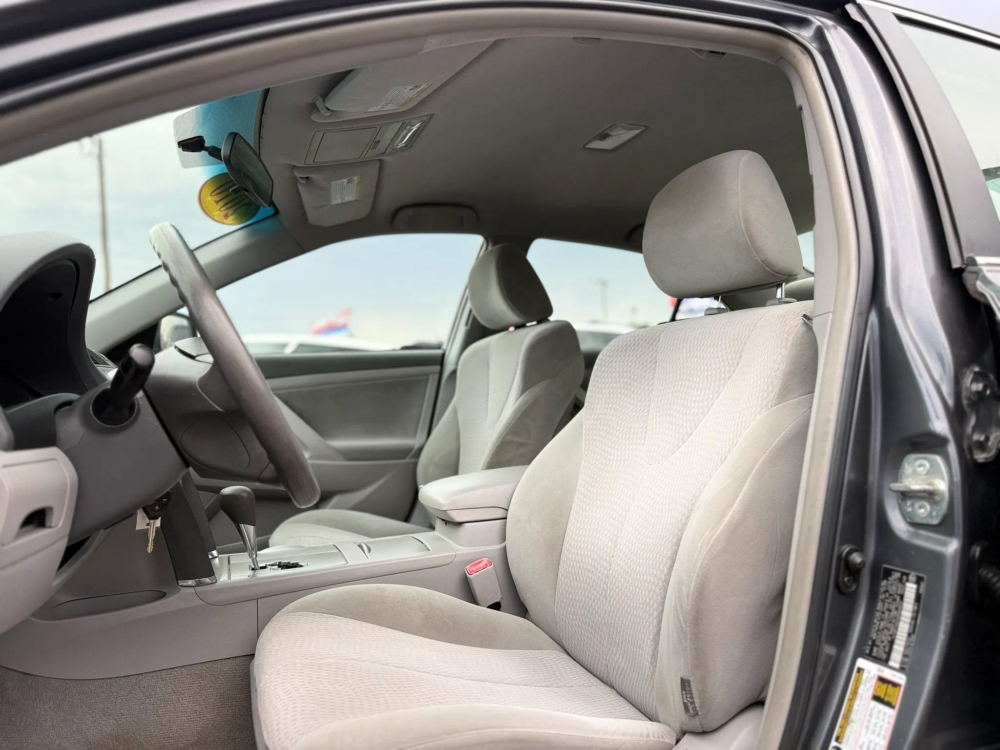 Used 2010 Toyota Camry LE FWD image 12