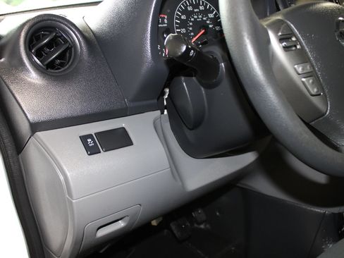 Used 2020 Nissan NV200 S FWD image 18