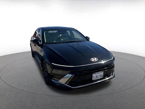 Used 2025 Hyundai Sonata SEL FWD image 3