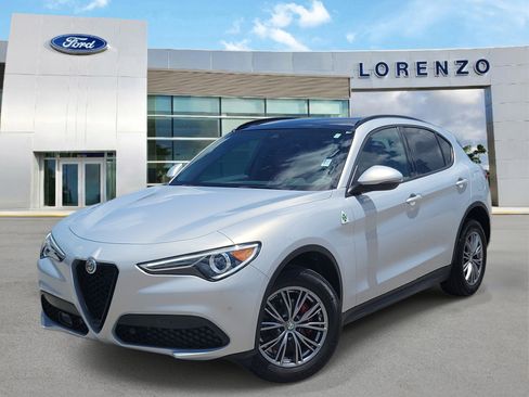 Used 2023 Alfa Romeo Stelvio Sprint RWD image 1