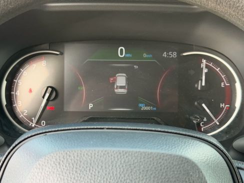 Used 2025 Toyota RAV4 LE AWD/4WD image 8
