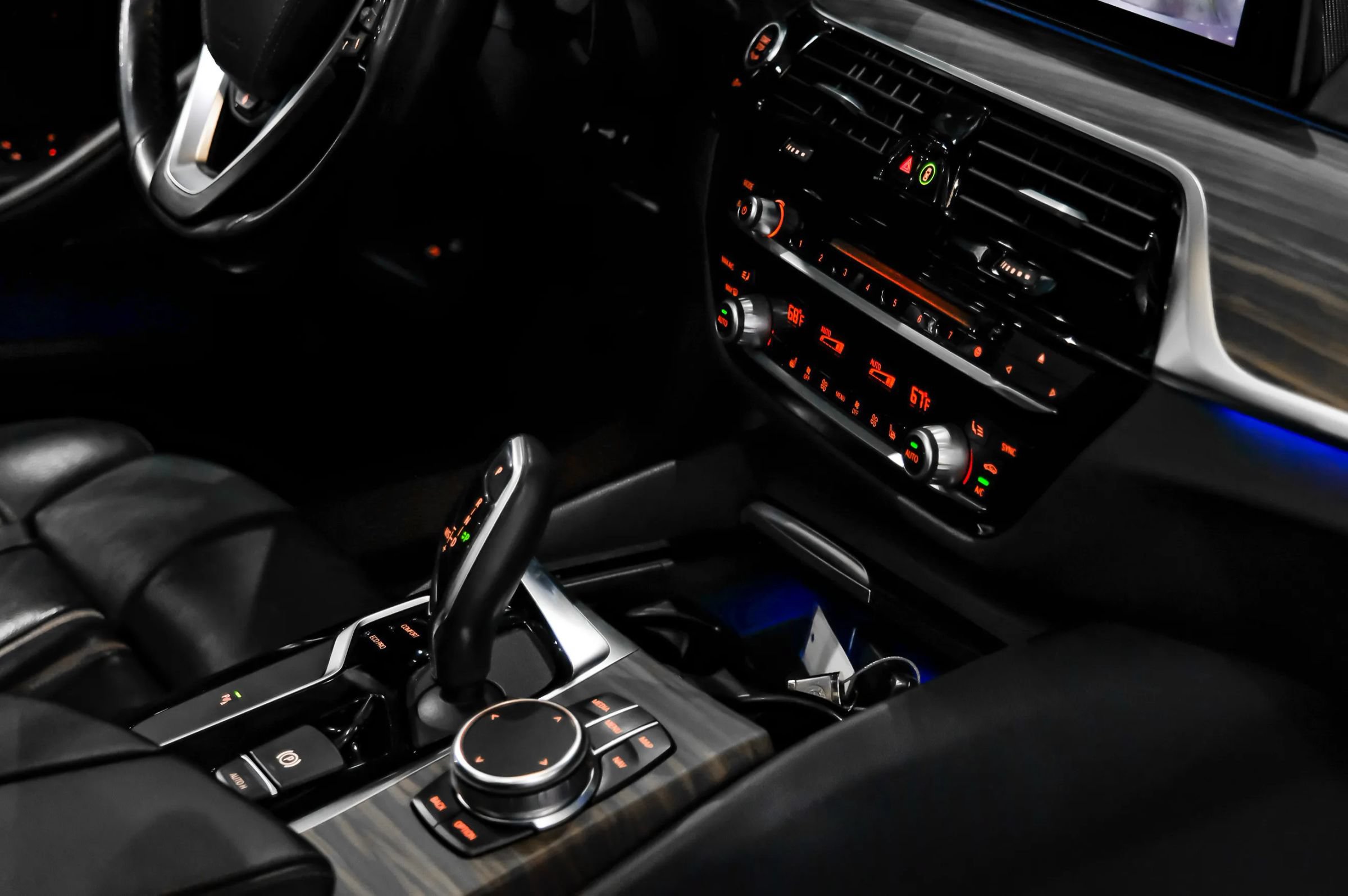 Used 2019 BMW 540i xDrive AWD/4WD image 25