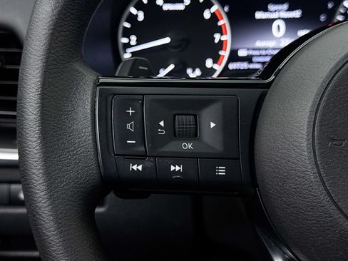 Used 2022 Nissan Rogue SV FWD image 32