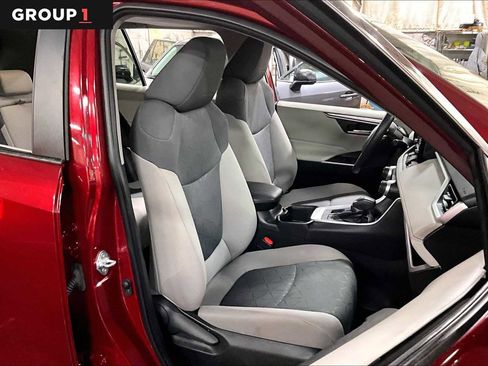 Certified 2022 Toyota RAV4 XLE image 8