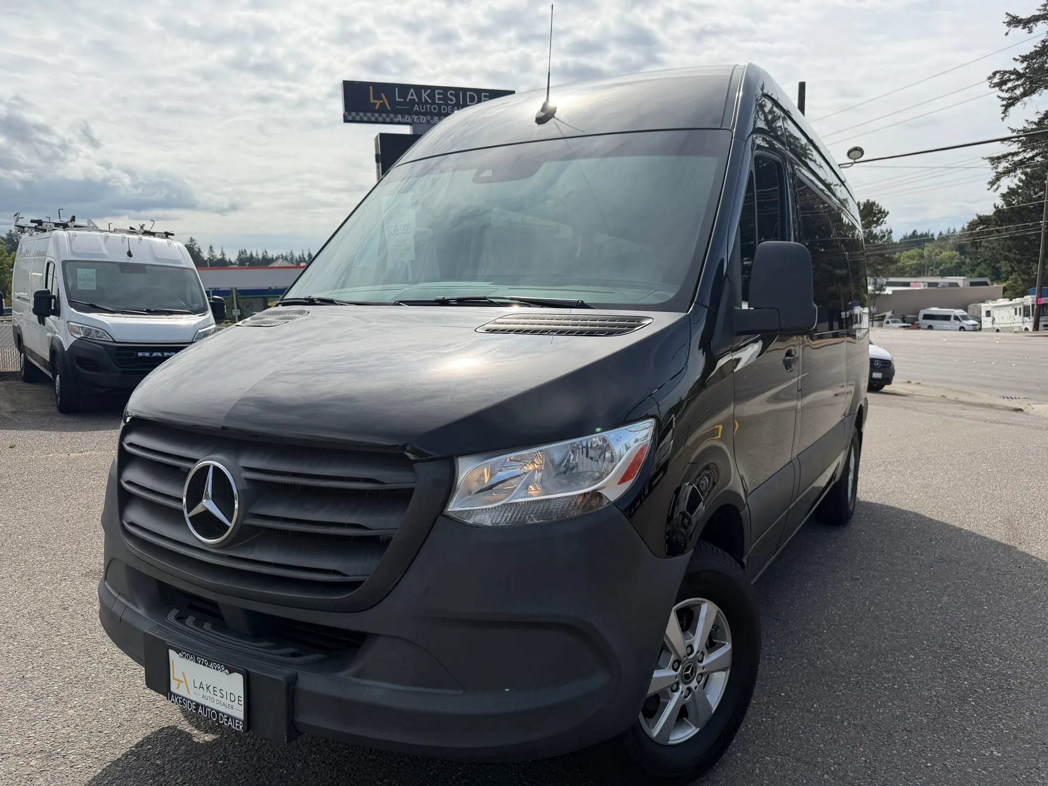 Used 2019 Mercedes-Benz Sprinter 2500 w/ Premium Package image 1